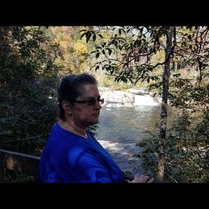 Meet your Posher, Valeda